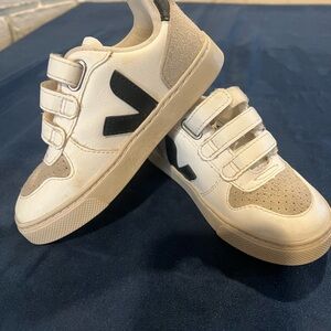 Veja Kids White and Black Sneakers. Toddler Velcro.